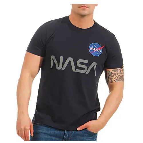 camiseta de la nasa negra con logo de la nasa en ropa de aliens en dealiens.shop